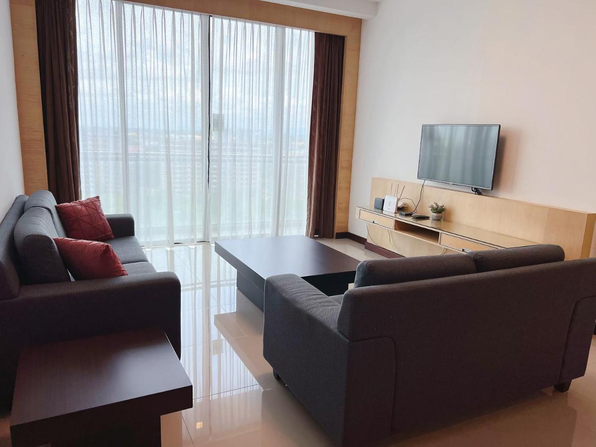 Imperial Grand Suite Apartment Kuching Exterior foto