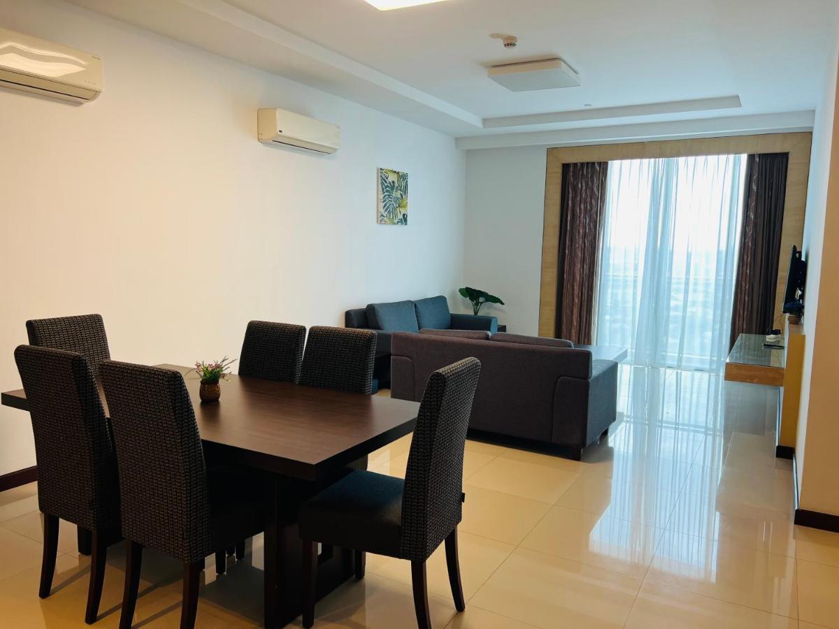 Imperial Grand Suite Apartment Kuching Exterior foto