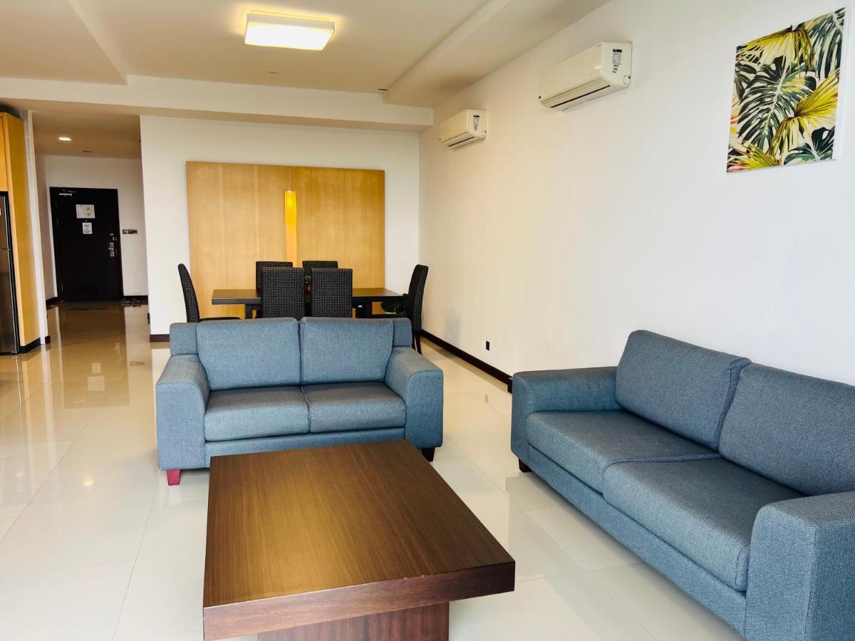 Imperial Grand Suite Apartment Kuching Exterior foto