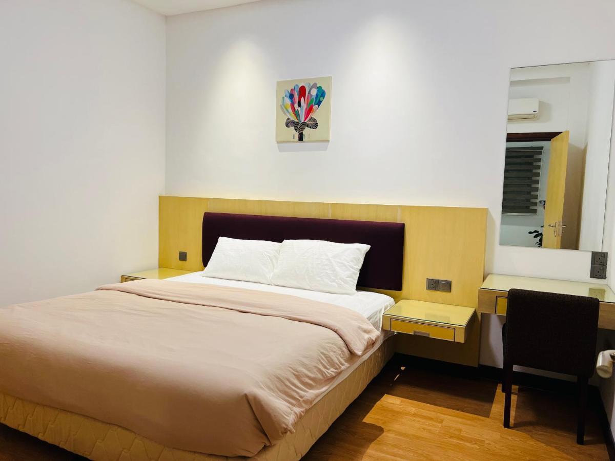 Imperial Grand Suite Apartment Kuching Exterior foto