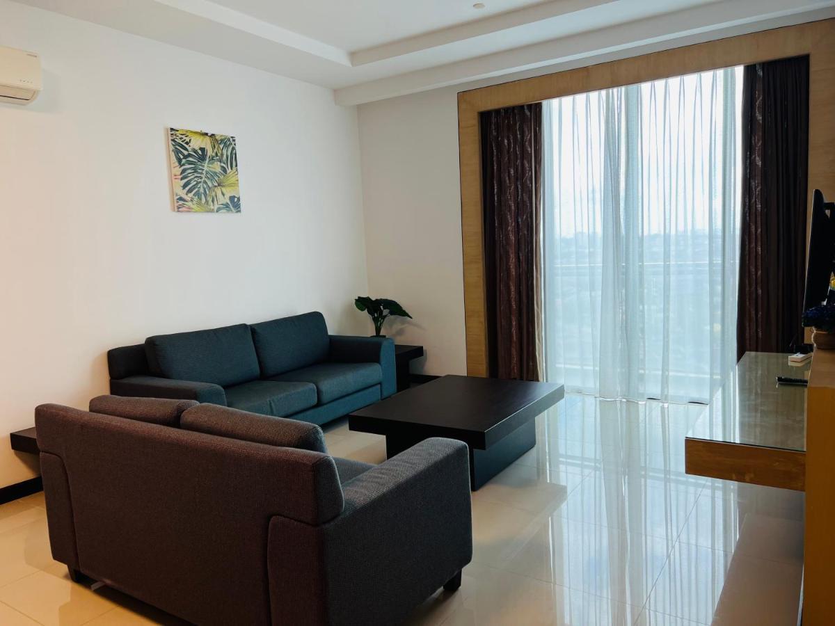 Imperial Grand Suite Apartment Kuching Exterior foto