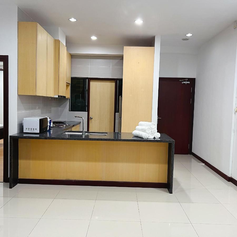 Imperial Grand Suite Apartment Kuching Exterior foto
