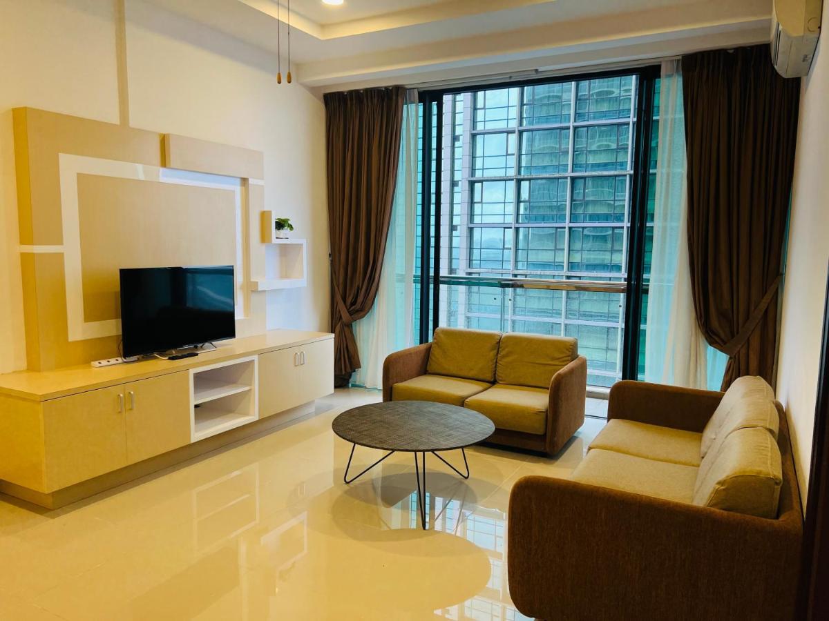 Imperial Grand Suite Apartment Kuching Exterior foto