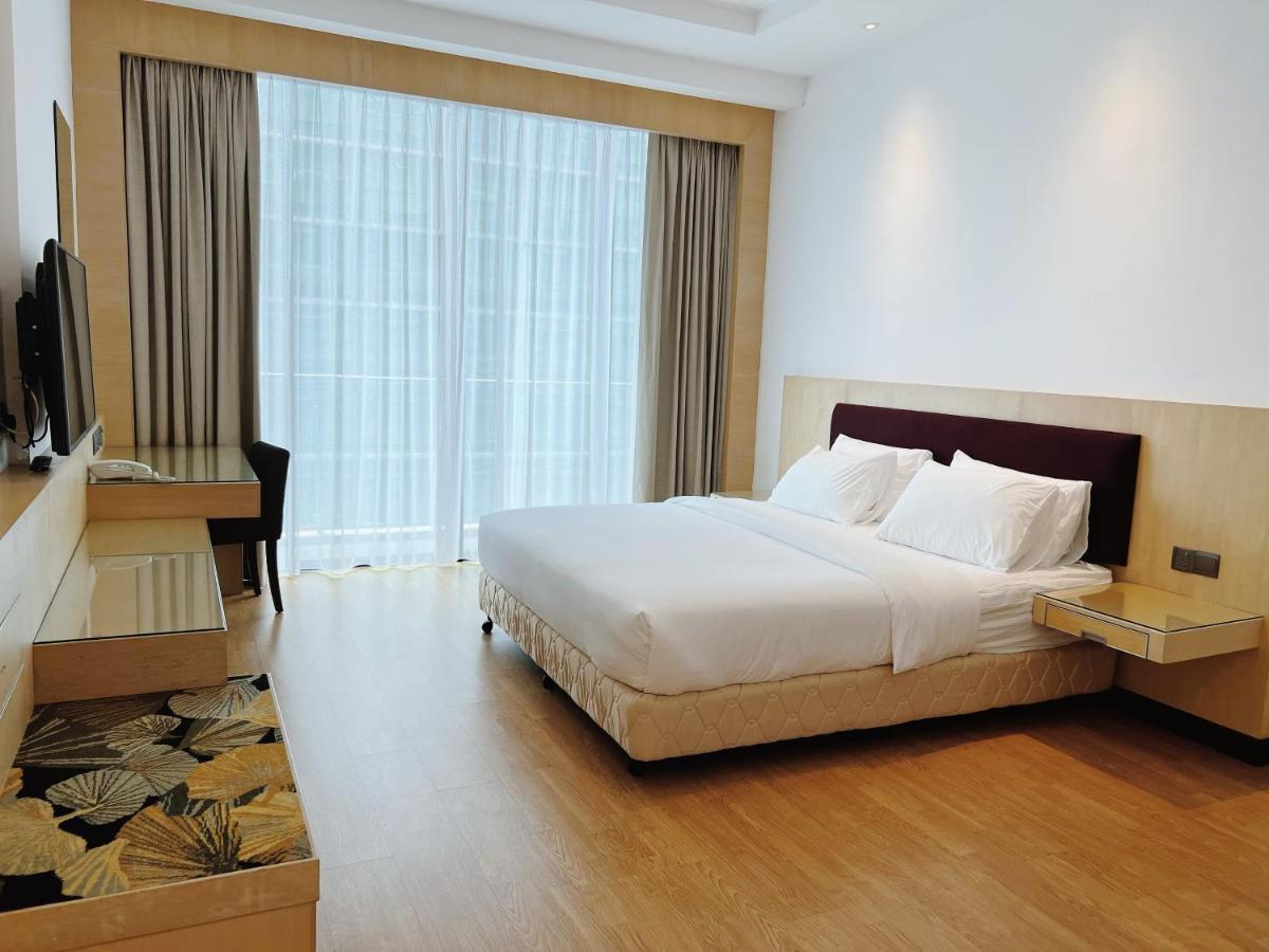 Imperial Grand Suite Apartment Kuching Exterior foto