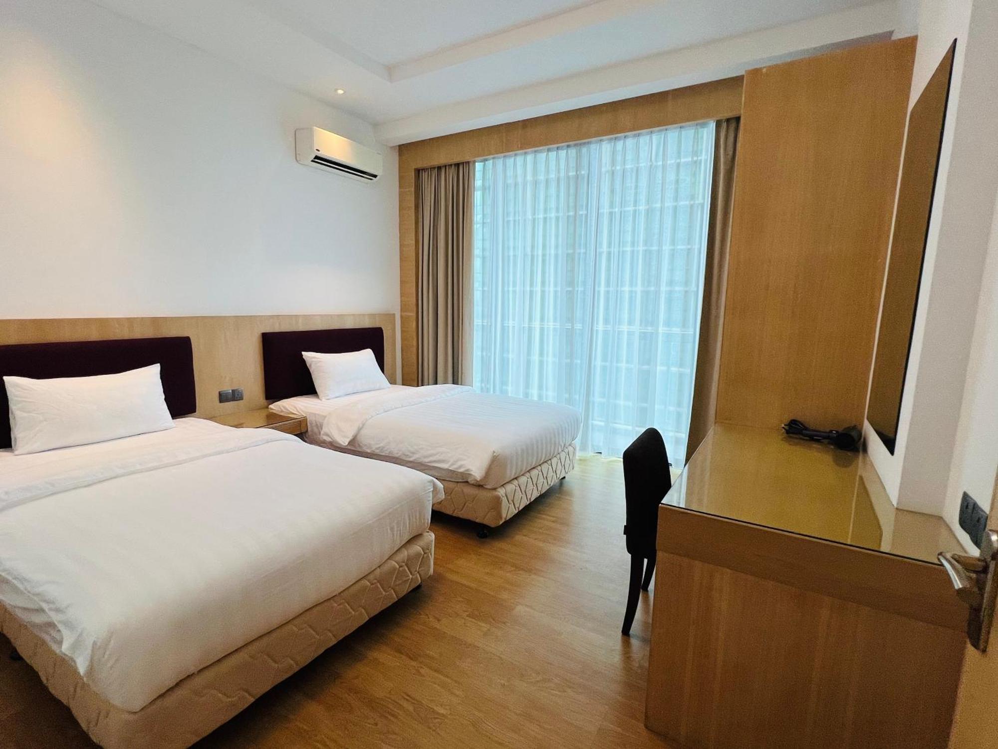 Imperial Grand Suite Apartment Kuching Exterior foto