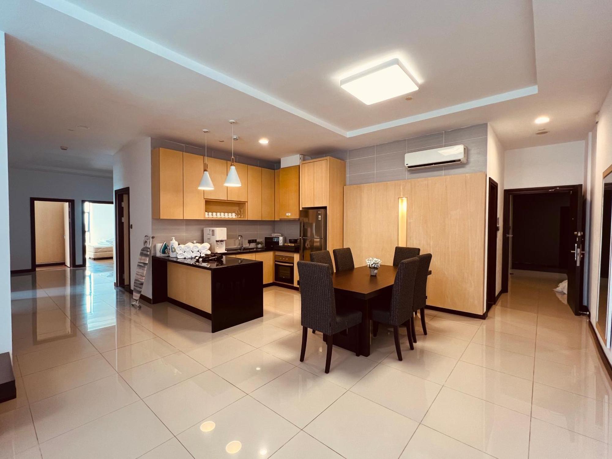 Imperial Grand Suite Apartment Kuching Exterior foto